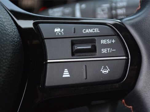 Used 2025 Honda Pilot Sport image 35