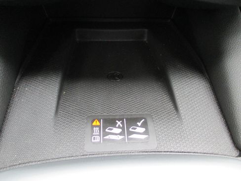 Used 2023 Chevrolet Blazer LT w/ Convenience Package FWD image 23