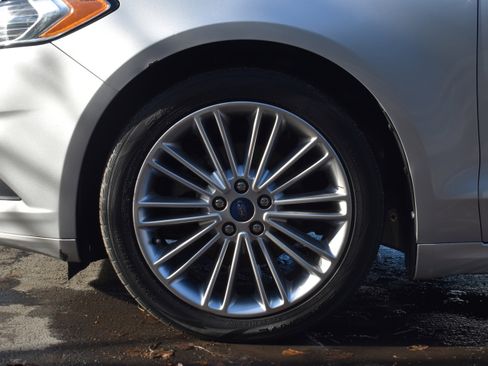 Used 2016 Ford Fusion SE w/ Equipment Group 202A image 32