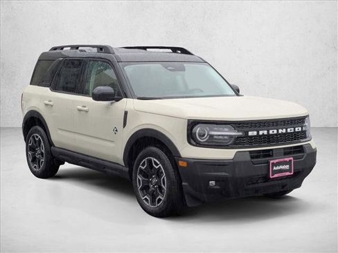 Used 2025 Ford Bronco Sport Outer Banks AWD/4WD image 7