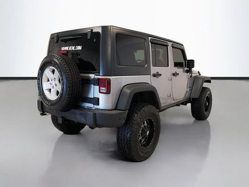Used 2018 Jeep Wrangler Unlimited Sport S AWD/4WD image 9