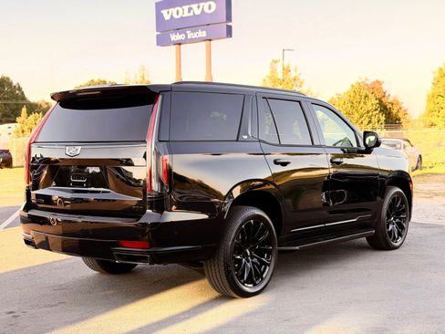 Used 2021 Cadillac Escalade Sport w/ LPO, ONYX Package AWD/4WD image 7
