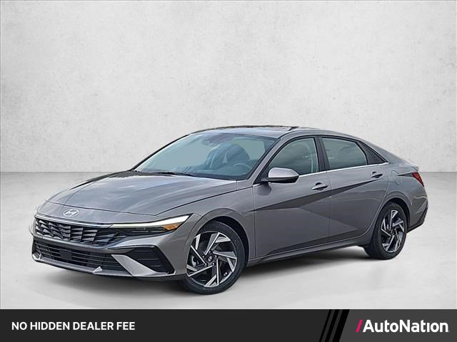 Used 2025 Hyundai Elantra SEL FWD image 1