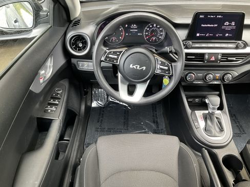 Used 2024 Kia Forte LXS w/ LXS Technology Package FWD image 20