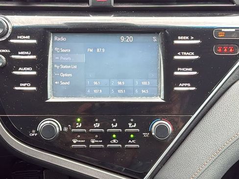 Used 2018 Toyota Camry LE FWD image 23