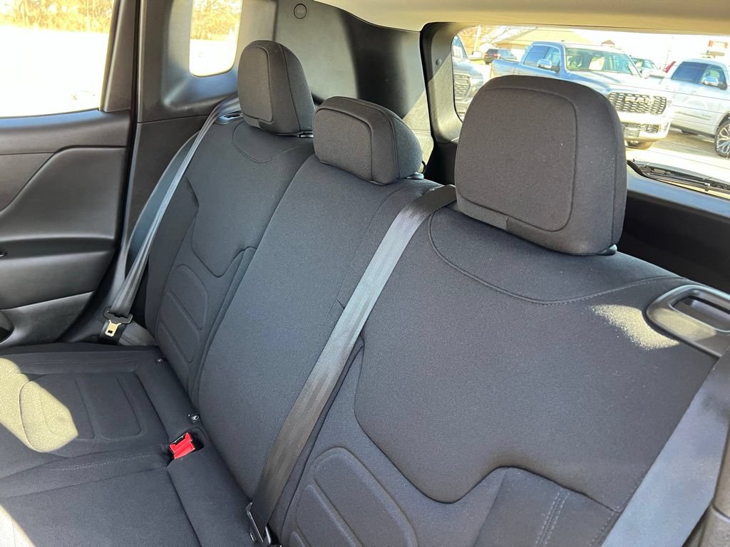 Used 2022 Jeep Renegade Latitude AWD/4WD image 20