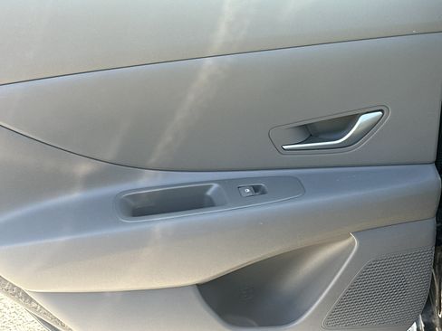 Used 2024 Hyundai Elantra SEL FWD image 21