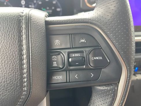 Used 2025 Toyota 4Runner Limited w/ Tow Technology Package AWD/4WD image 19