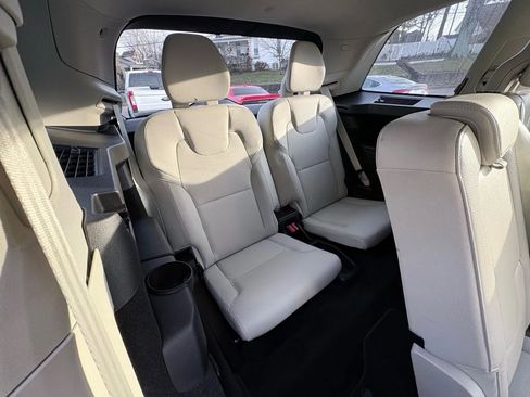 Used 2021 Volvo XC90 T6 Momentum image 21