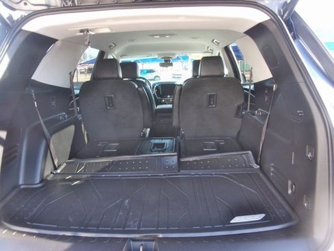 Used 2020 Chevrolet Traverse LT w/ LT Premium Package image 28