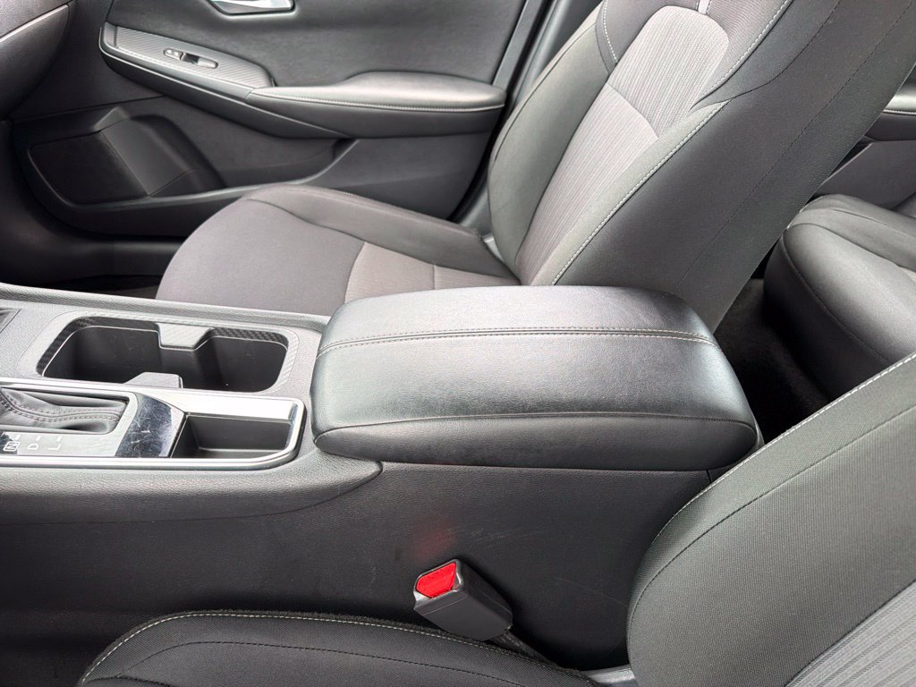 Used 2025 Nissan Sentra SV FWD image 17