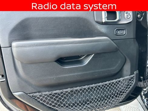 Used 2021 Jeep Wrangler Unlimited Sahara AWD/4WD image 15