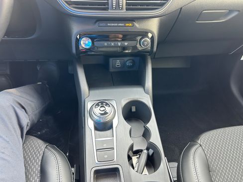 New 2025 Ford Escape SE image 41
