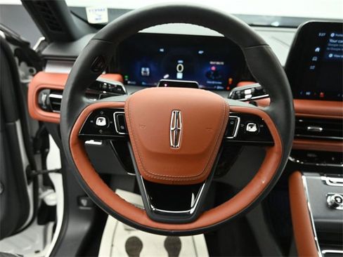 Certified 2025 Lincoln Aviator Reserve w/ Equipment Group 201A image 15