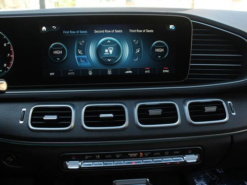 Used 2022 Mercedes-Benz GLS 450 4MATIC image 37