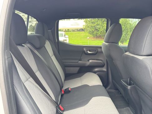 Used 2020 Toyota Tacoma TRD Off-Road image 15