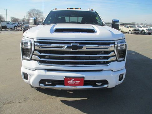 Certified 2024 Chevrolet Silverado 3500 High Country w/ High Country Premium Package image 12