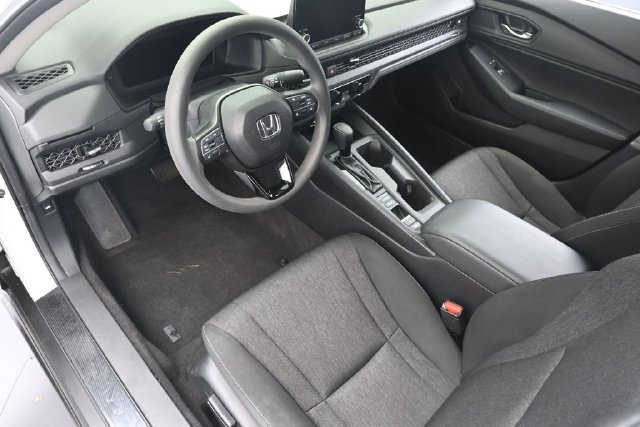 Used 2023 Honda Accord EX image 11