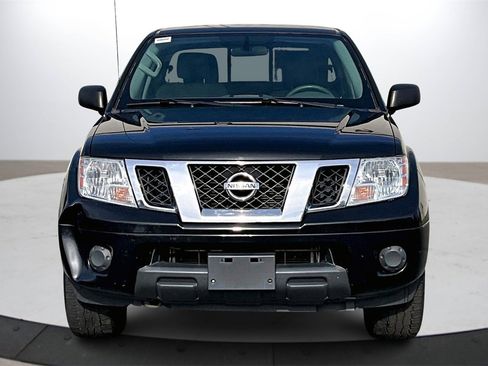 Used 2019 Nissan Frontier SV image 3