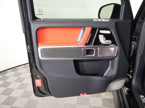 Used 2025 Mercedes-Benz G 550 image 25