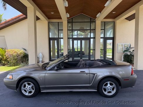 Used 2002 Ford Mustang Convertible RWD image 37
