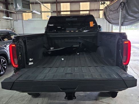 Used 2020 GMC Sierra 2500 AT4 w/ AT4 Premium Package AWD/4WD image 9
