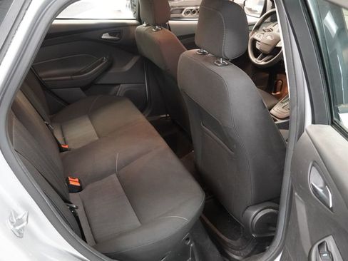 Used 2018 Ford Focus SE FWD image 19