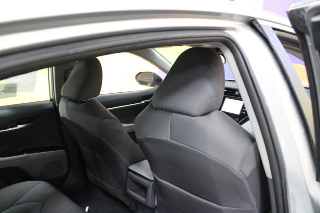 Used 2018 Toyota Camry LE FWD image 10