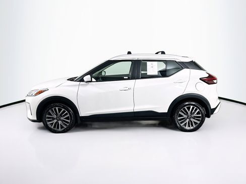 Used 2024 Nissan Kicks SV w/ Exterior Package image 4