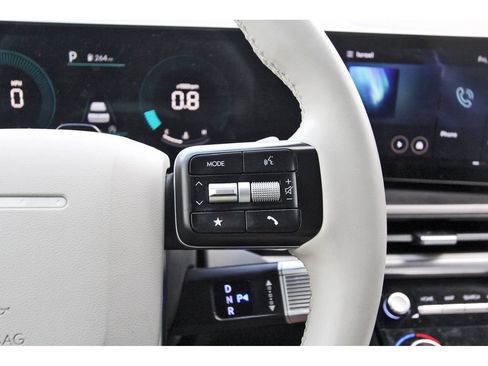 Certified 2025 Hyundai Santa Fe SEL FWD image 19