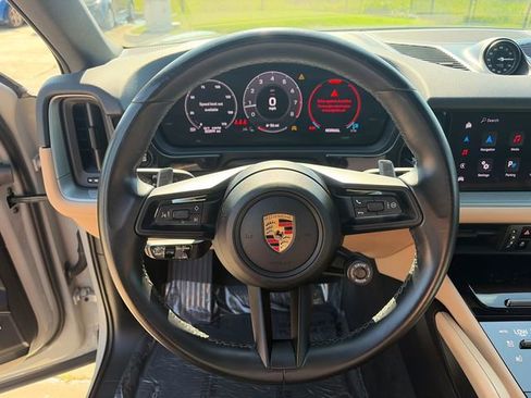 Used 2024 Porsche Cayenne Coupe AWD/4WD image 23