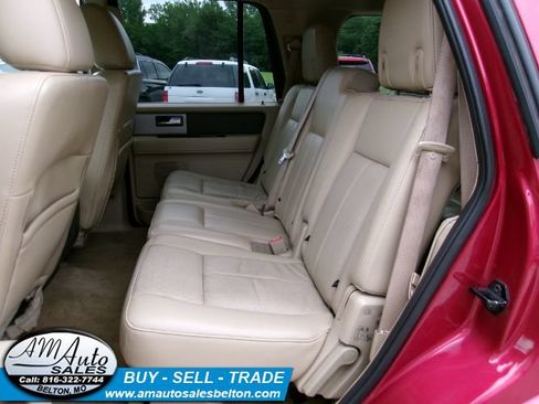 Used 2014 Ford Expedition XLT w/ Equipment Group 202A AWD/4WD image 16