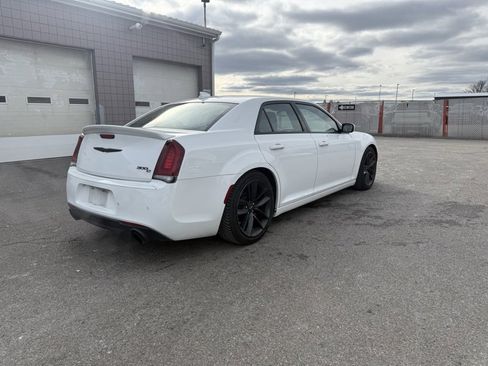 Used 2023 Chrysler 300 C image 6