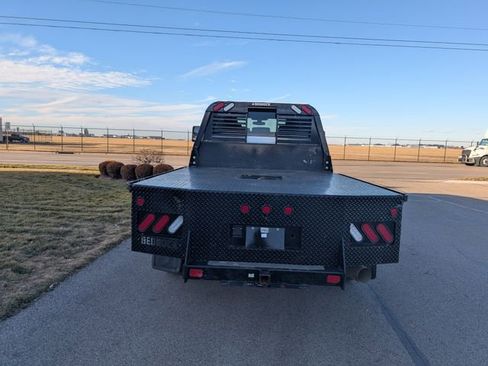 Used 2022 Chevrolet Silverado 2500 LT w/ Convenience Package image 8