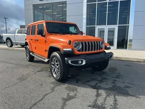 New 2025 Jeep Wrangler Sahara image 4