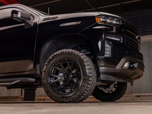 Used 2021 Chevrolet Silverado 1500 LTZ w/ LTZ Premium Package image 11