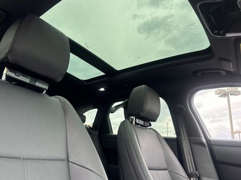 New 2026 Land Rover Range Rover Velar Dynamic SE AWD/4WD image 13