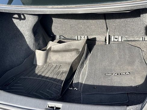 Used 2015 Nissan Sentra SR w/ SR Premium Package image 11