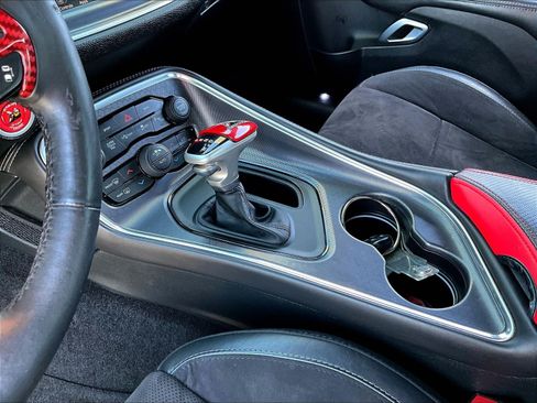 Used 2016 Dodge Challenger R/T Scat Pack w/ Leather Interior Group RWD image 17