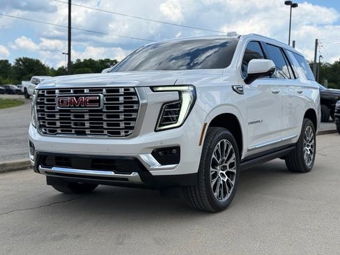 Used 2025 GMC Yukon Denali w/ Denali Reserve Package AWD/4WD image 2
