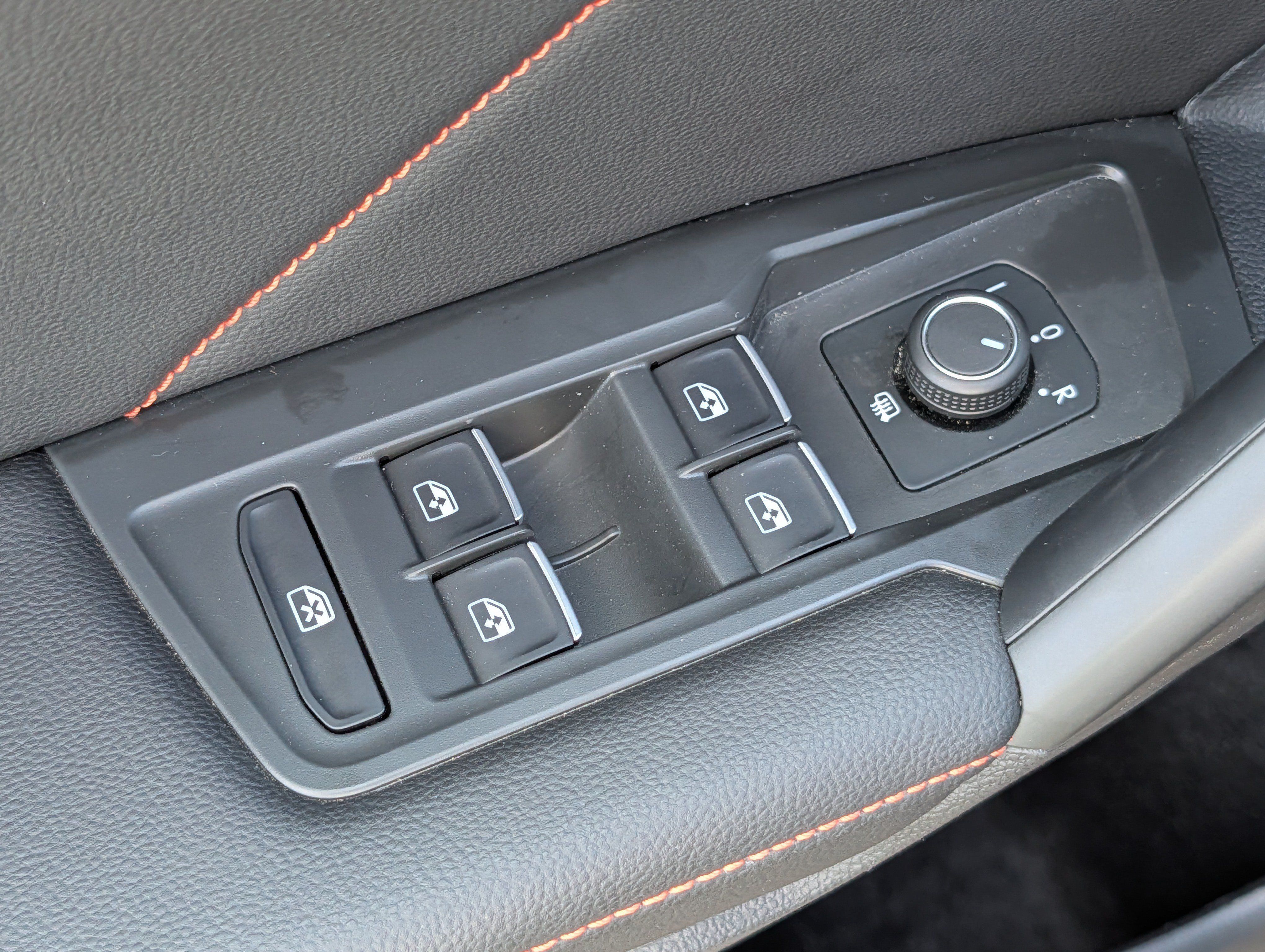 Certified 2024 Volkswagen Tiguan Wolfsburg Edition w/ Panoramic Sunroof Package AWD/4WD image 18