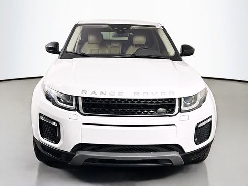 Used 2018 Land Rover Range Rover Evoque SE image 2