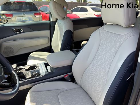New 2026 Kia Carnival EX FWD image 11