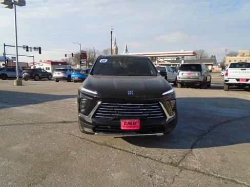 Certified 2025 Buick Enclave Preferred image 2