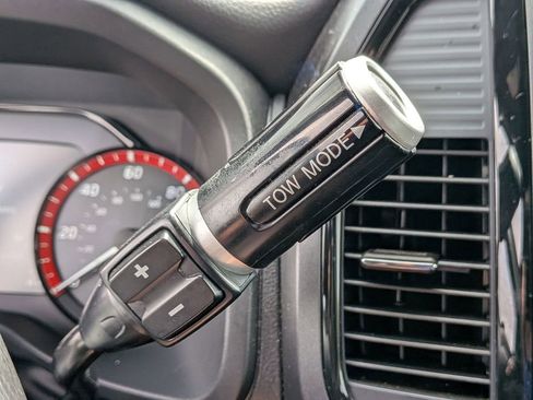 Used 2024 Nissan Titan PRO-4X w/ Off Road Protection Package image 33