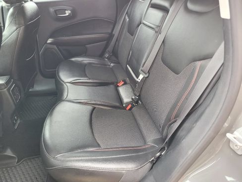 Used 2019 Jeep Compass Trailhawk w/ Cold Weather Group AWD/4WD image 38