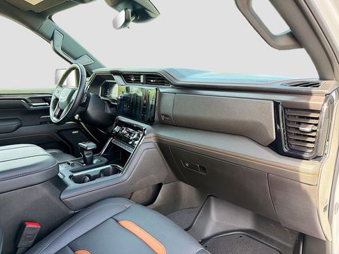 Used 2024 GMC Sierra 1500 AT4 w/ Technology Package image 29