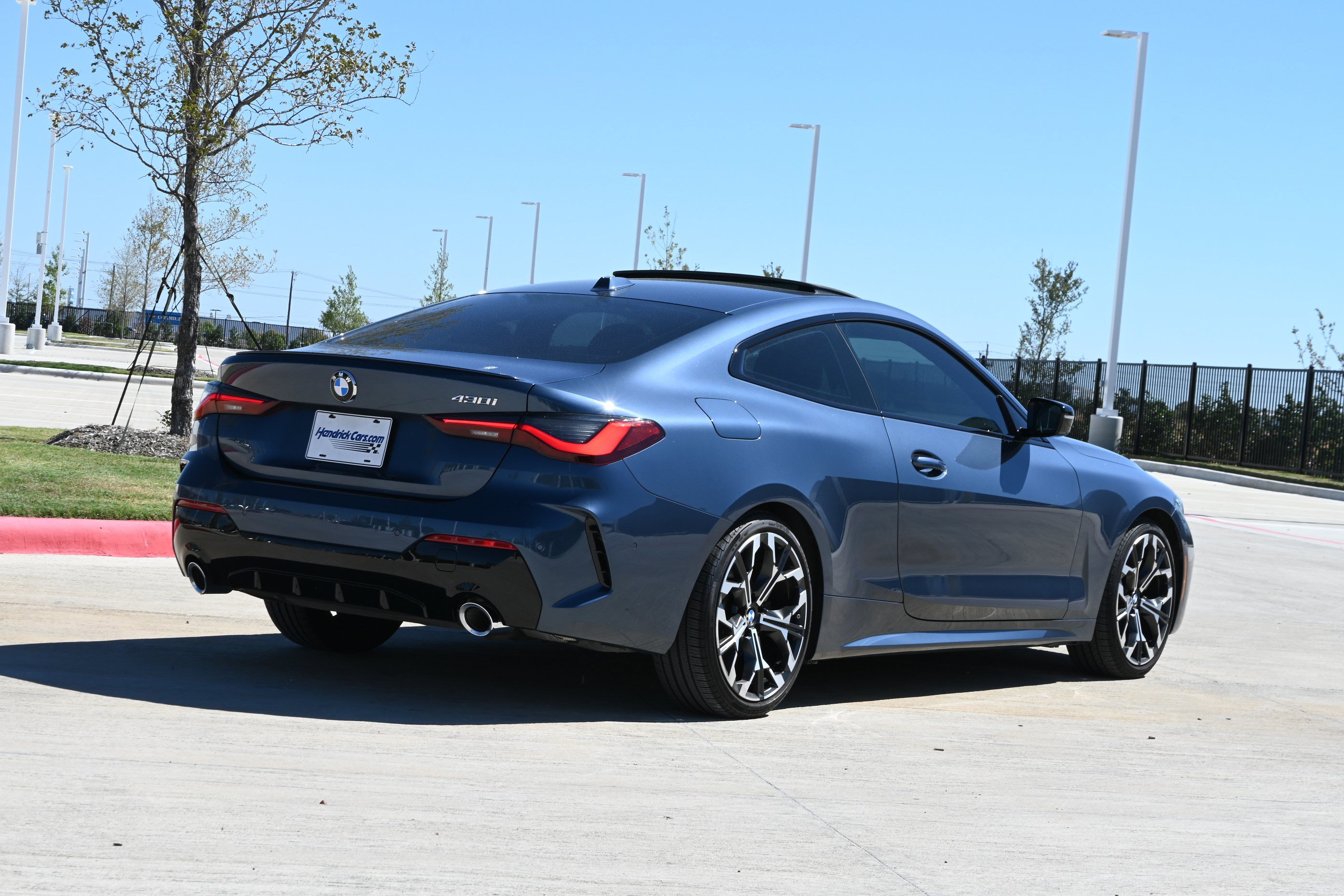 Certified 2025 BMW 430i Coupe w/ M Sport Package RWD image 9