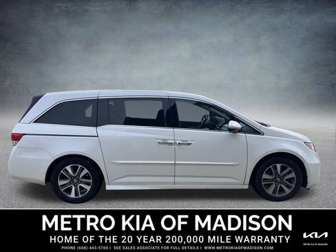 Used 2016 Honda Odyssey Touring Elite image 4