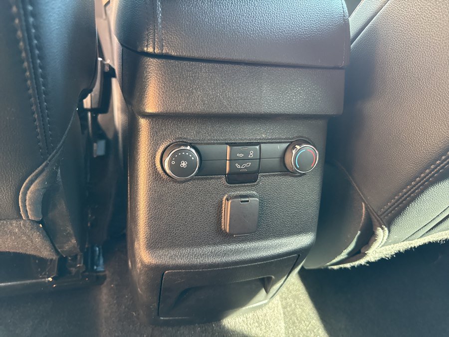 Used 2019 Ford Explorer XLT w/ Equipment Group 202A AWD/4WD image 26